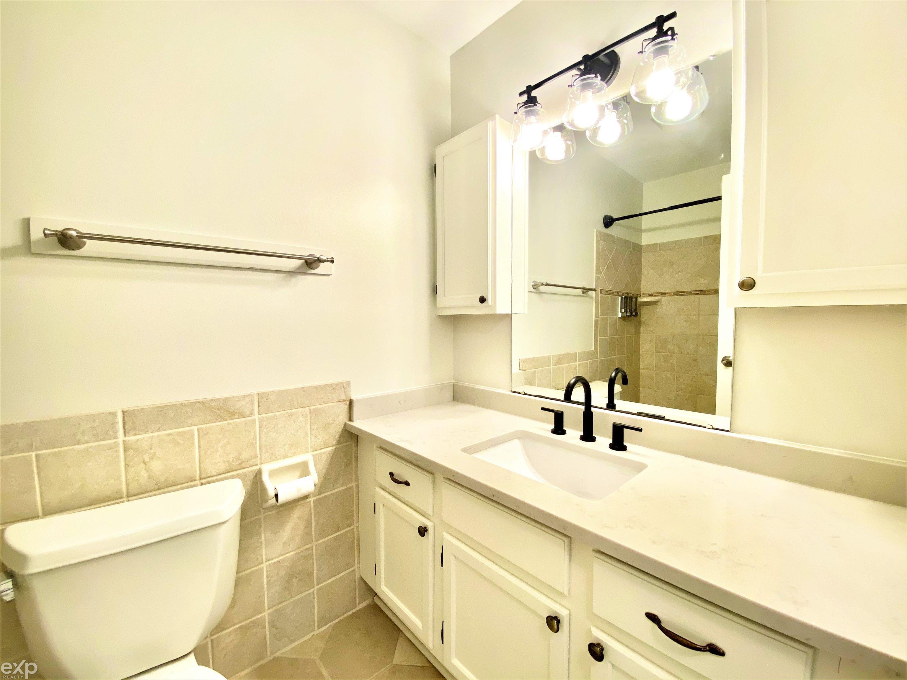 424 Baldwin Avenue Rochester, MI 48307 - Photo 9 of 15 50108540-8.JPG