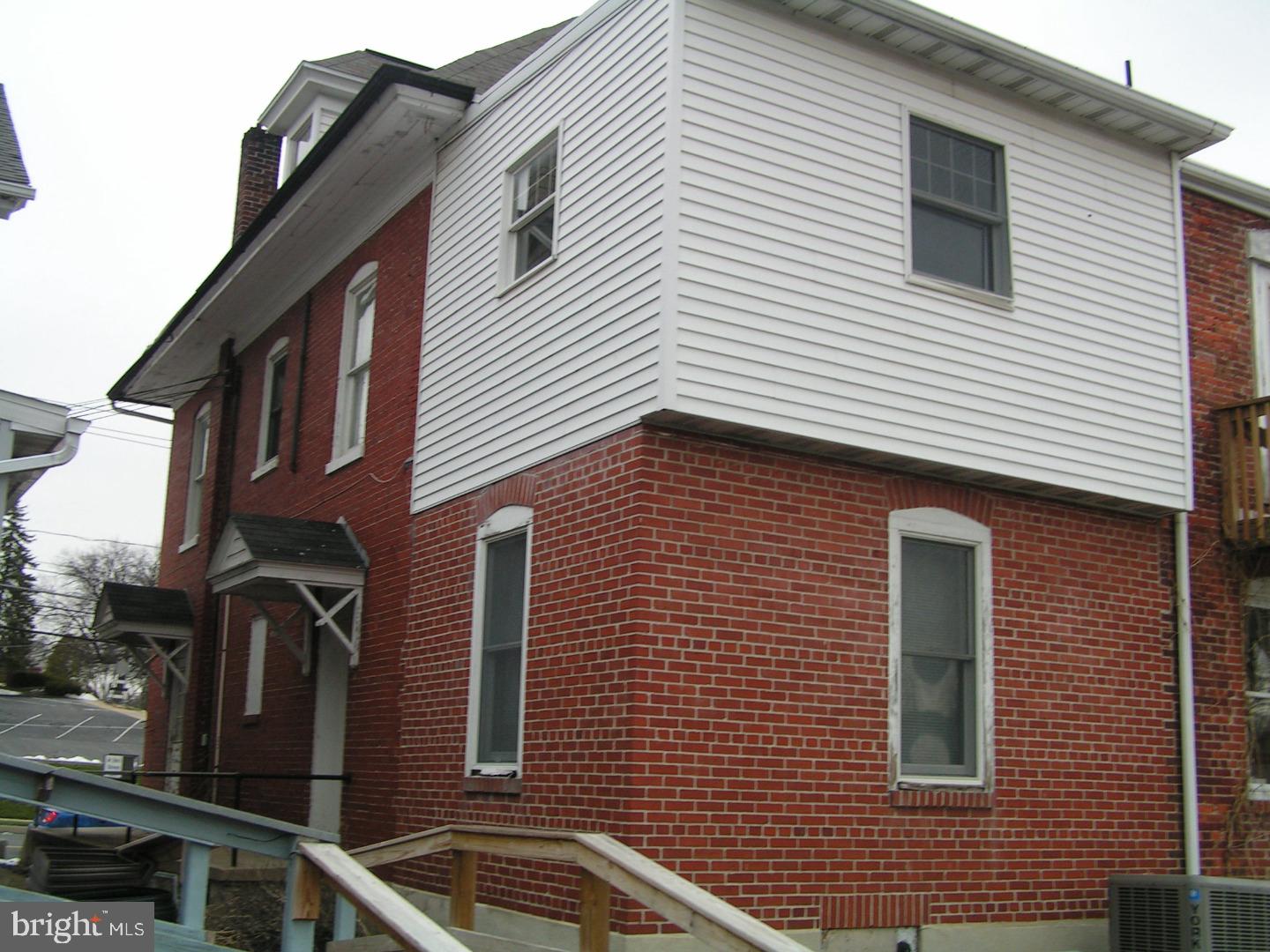 4008 Penn Avenue Sinking Spring, PA 19608 - Photo 4 of 4 Exterior Side