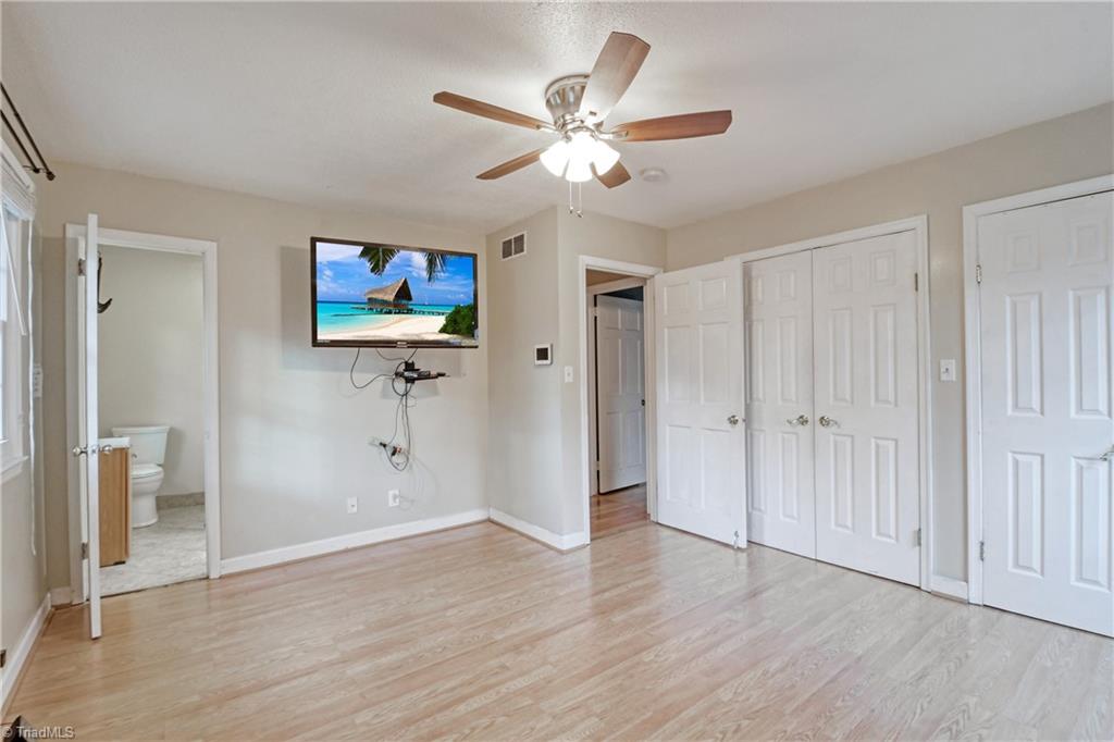 241 Flintshire Road Winston-Salem, NC 27104 - Photo 11 of 25 Gallery Image 11