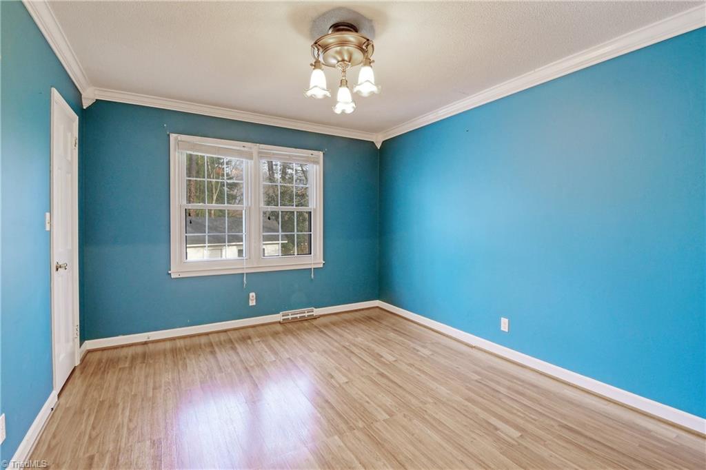 241 Flintshire Road Winston-Salem, NC 27104 - Photo 16 of 25 Gallery Image 16