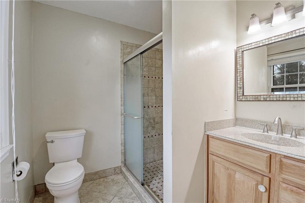 241 Flintshire Road Winston-Salem, NC 27104 - Photo 10 of 25 Gallery Image 10