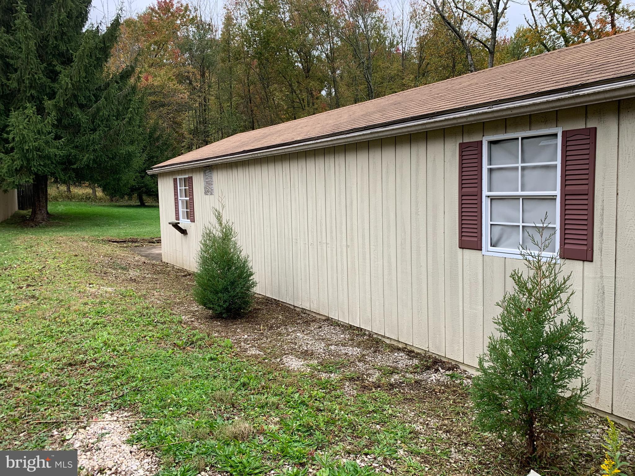 1178 Park Road Elverson, PA 19520 - Photo 6 of 30 South facing garage area yard