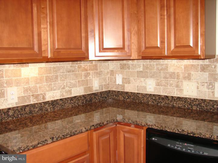 961 Aringa Way Avondale, PA 19311 - Photo 4 of 16