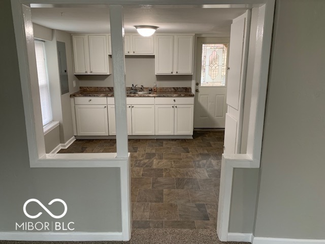9038 Crawfordsville Road Indianapolis, IN 46234 - Photo 4 of 36 Gallery Image 4