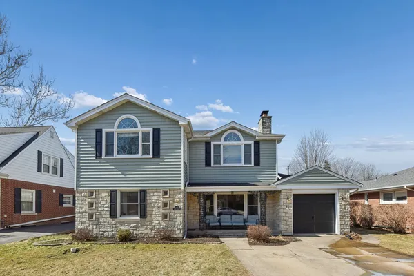 $749,000 | 926 South Spring Avenue, La Grange, IL 60525