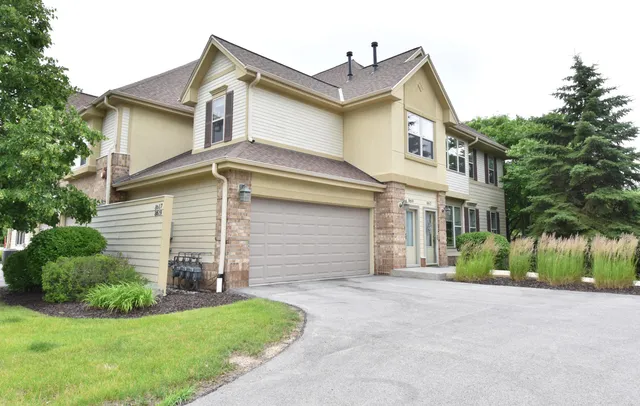 $375,000 | 8619 South Deerwood Lane, Franklin, WI 53132