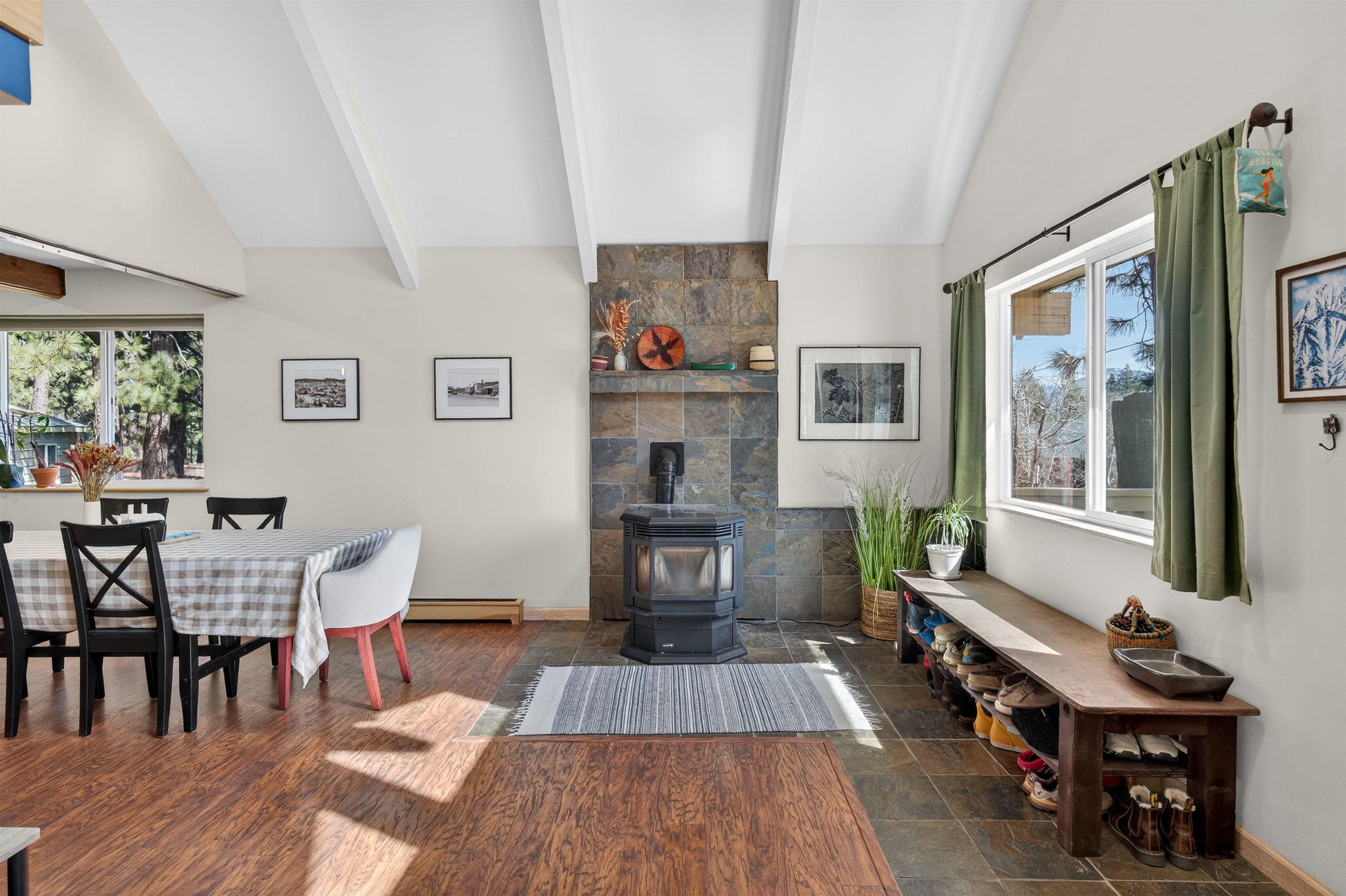 10220 Columbine Road Truckee, CA 96161 - Photo 5 of 28 Gallery Image 5