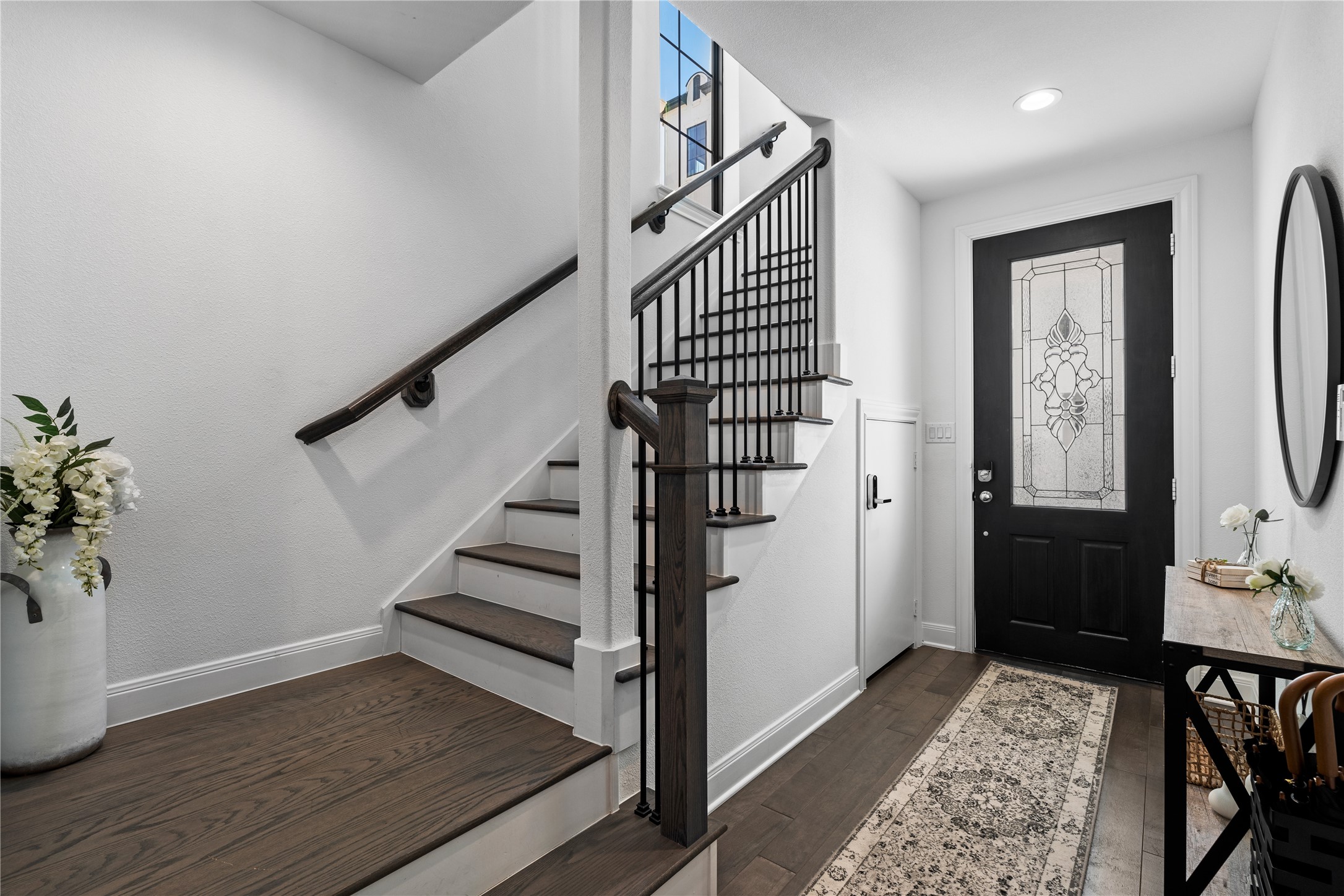 3319 Beverly Forest Drive Houston, TX 77057 - Photo 4 of 32 a view of entryway and hall with wooden floor