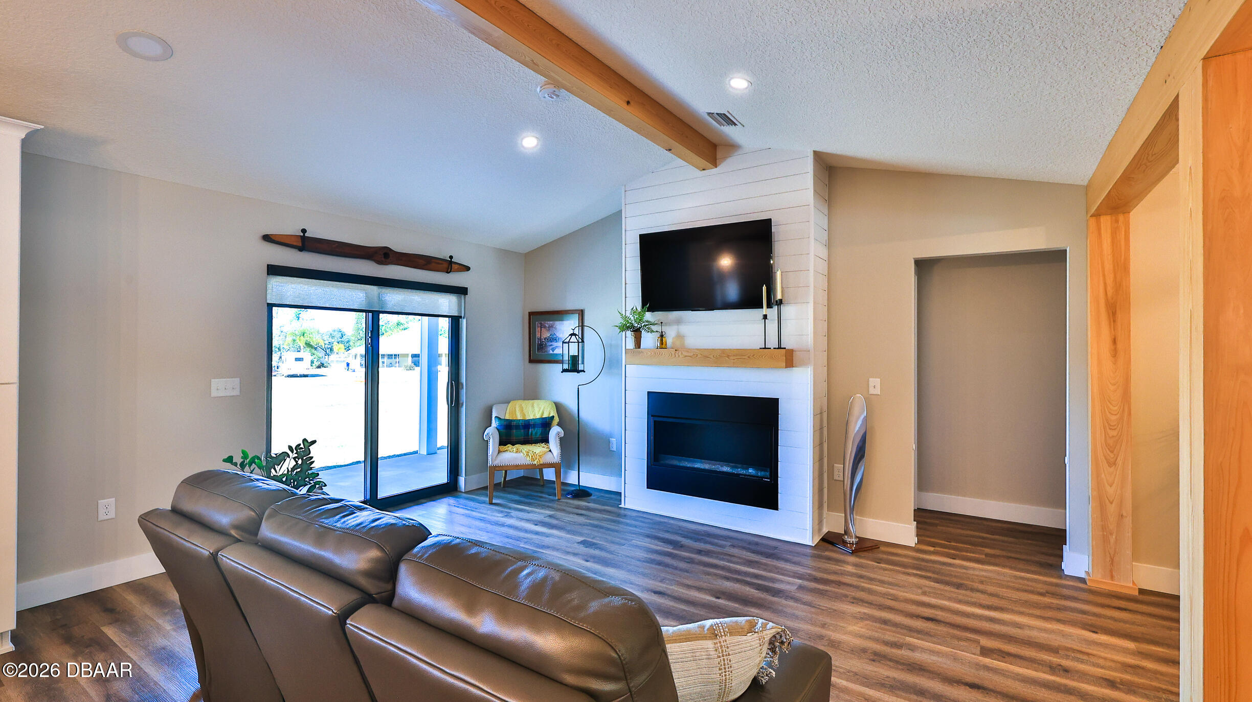 527 Georgetown Shortcut Road Crescent City, FL 32112 - Photo 6 of 40 Living Room
