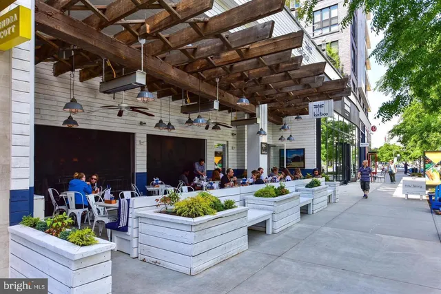 $2,100 | 2924 Yarling Court, Unit 2924, Falls Church, VA 22042