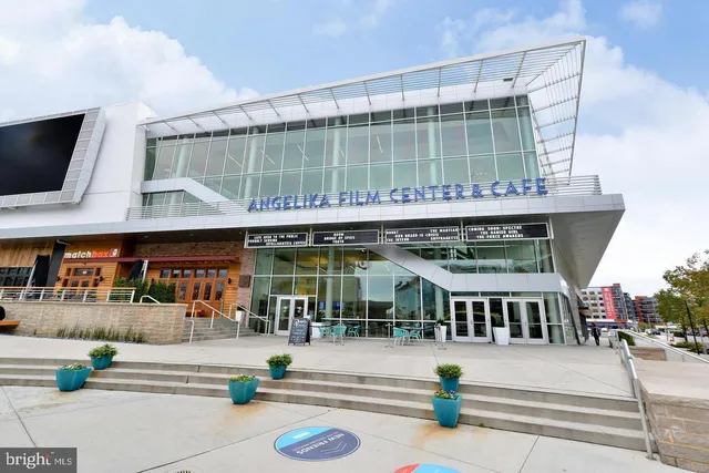 $2,100 | 2924 Yarling Court, Unit 2924, Falls Church, VA 22042