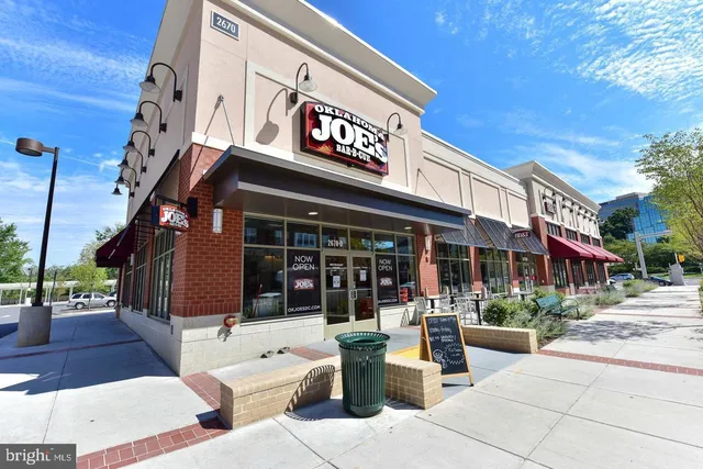 $2,100 | 2924 Yarling Court, Unit 2924, Falls Church, VA 22042