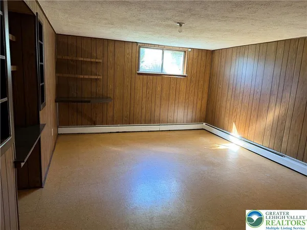 $390,000 | 1556 Bayberry Lane, Bethlehem, PA 18018