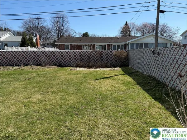 $390,000 | 1556 Bayberry Lane, Bethlehem, PA 18018