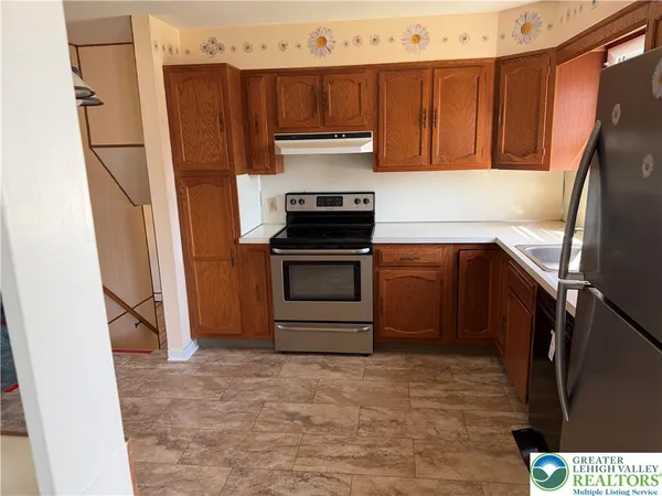 $390,000 | 1556 Bayberry Lane, Bethlehem, PA 18018