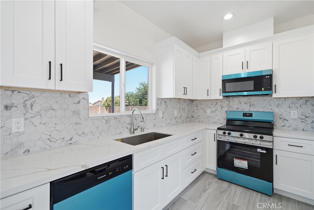 12658 Standing Bear Road Apple Valley, CA 92308 - Photo 18 of 39