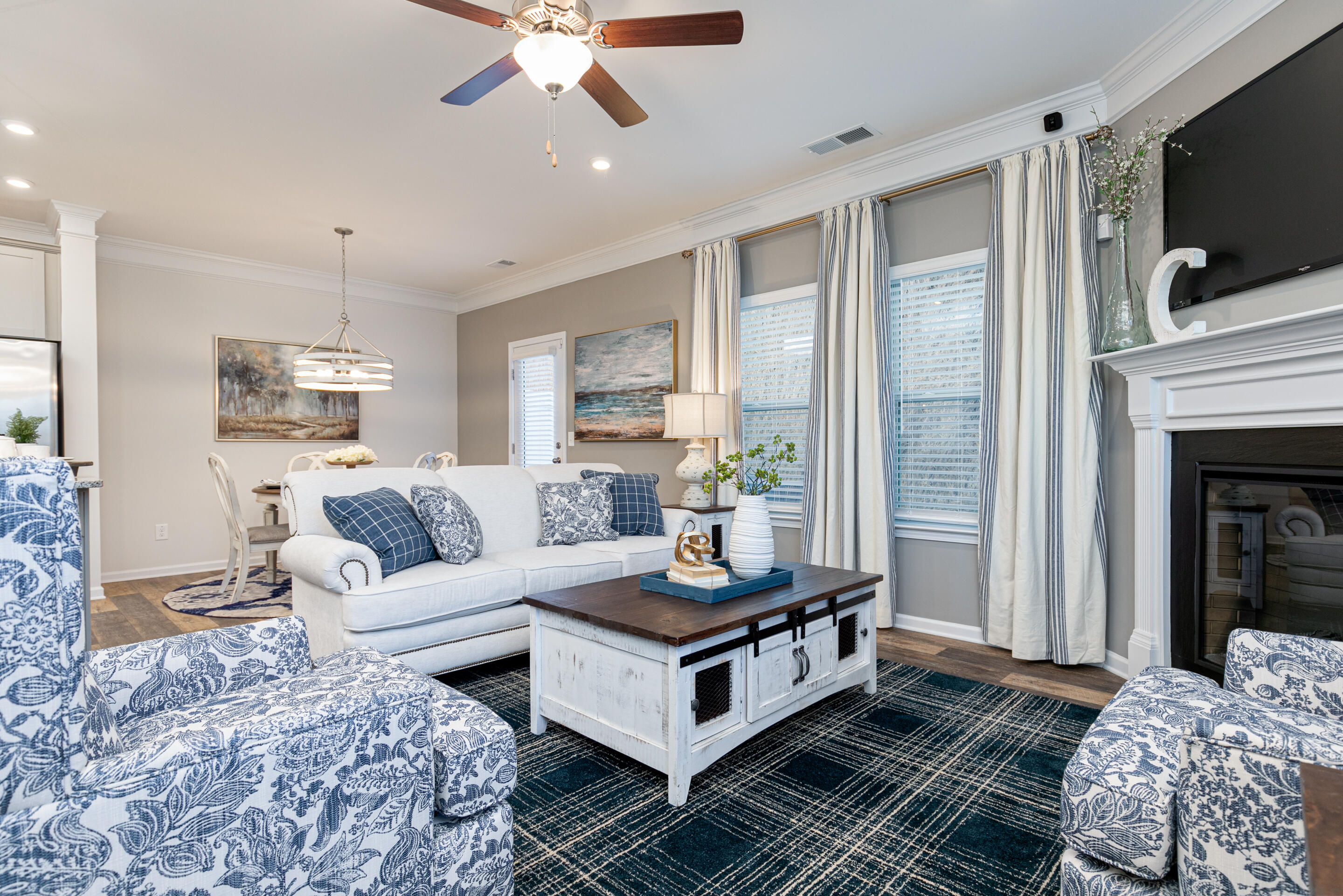 9419 Cavalier Way, Unit 3 Collegedale, TN 37363 - Photo 5 of 31 Family Room-2