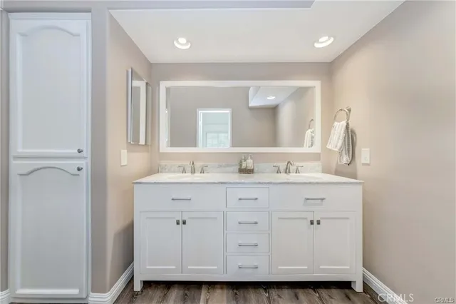 $1,050,000 | 641 Wakefield Court, Unit 102, Long Beach, CA 90803