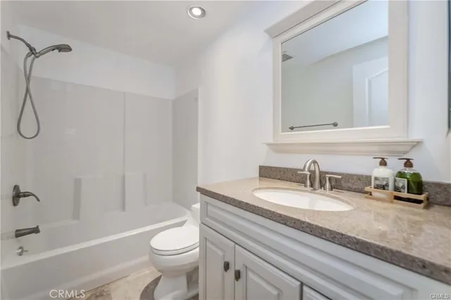 $1,050,000 | 641 Wakefield Court, Unit 102, Long Beach, CA 90803