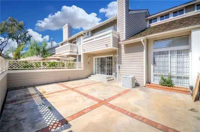 $1,050,000 | 641 Wakefield Court, Unit 102, Long Beach, CA 90803