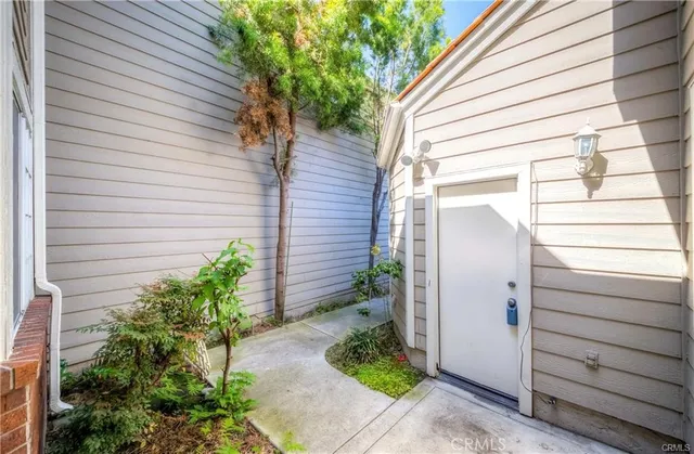 $1,050,000 | 641 Wakefield Court, Unit 102, Long Beach, CA 90803
