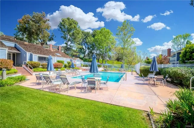 $1,050,000 | 641 Wakefield Court, Unit 102, Long Beach, CA 90803