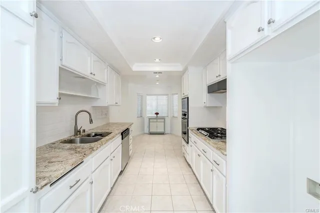 $1,050,000 | 641 Wakefield Court, Unit 102, Long Beach, CA 90803