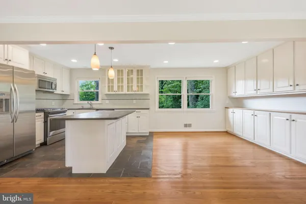$4,800 | 1411 South West Street, Falls Church, VA 22046