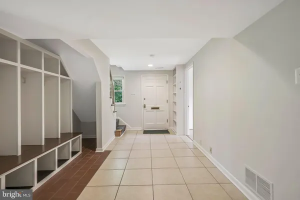 $4,800 | 1411 South West Street, Falls Church, VA 22046