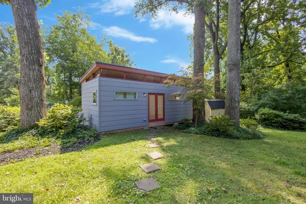 $4,800 | 1411 South West Street, Falls Church, VA 22046