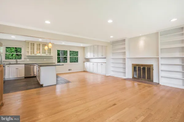 $4,800 | 1411 South West Street, Falls Church, VA 22046