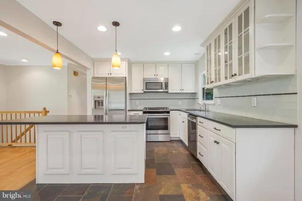 $4,800 | 1411 South West Street, Falls Church, VA 22046