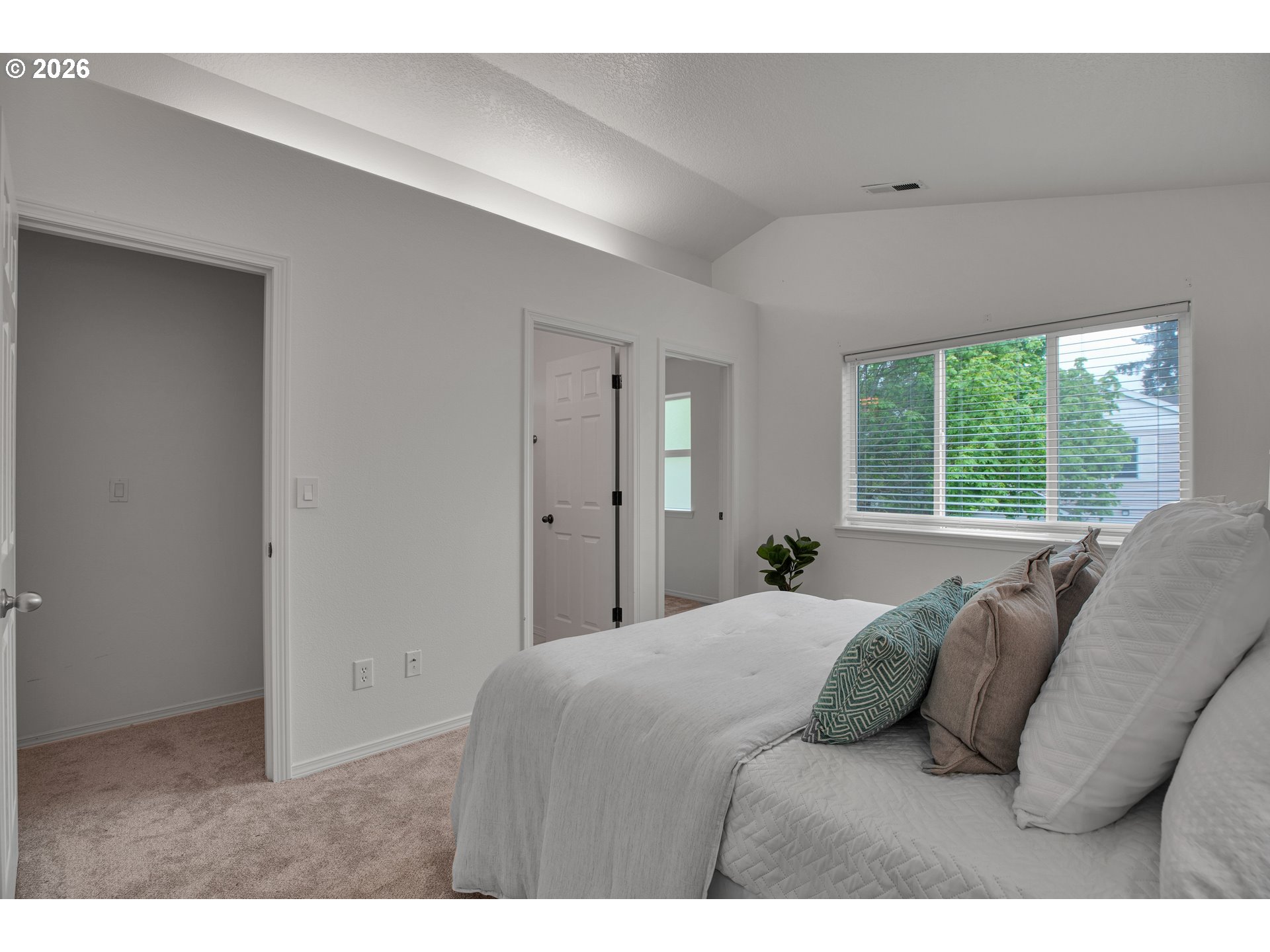12623 Southeast Division Street Portland, OR 97236 - Photo 24 of 38
