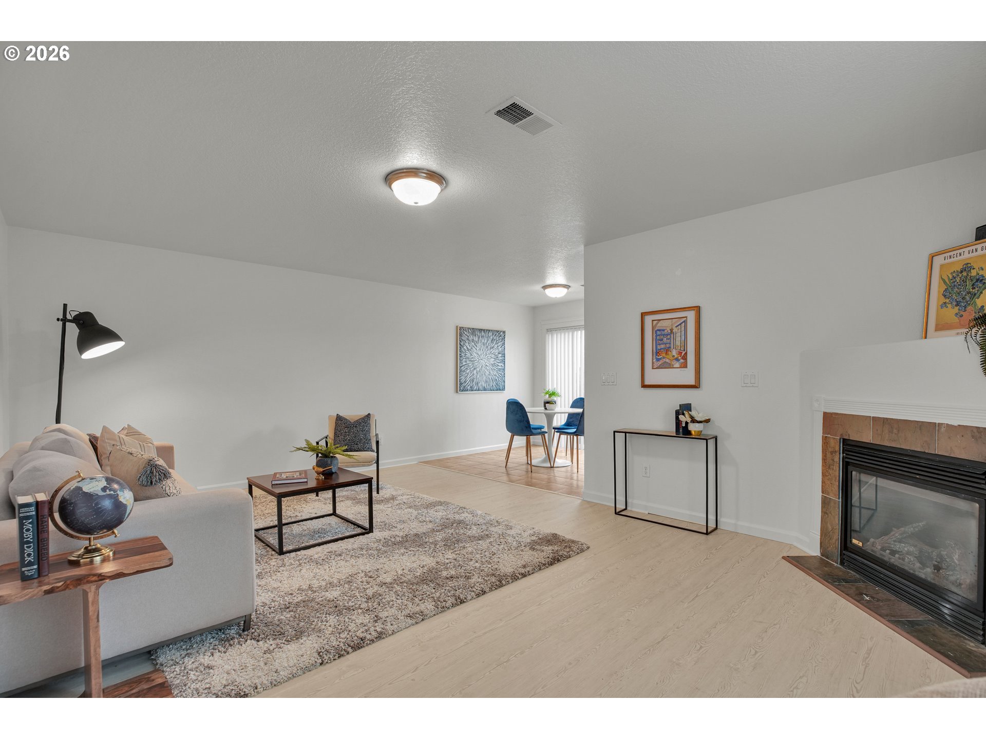 12623 Southeast Division Street Portland, OR 97236 - Photo 8 of 38