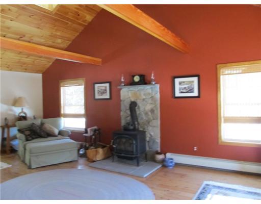 26 Common Way Road Naples, ME 04055 - Photo 3 of 7 Den/Family/Great Room.
