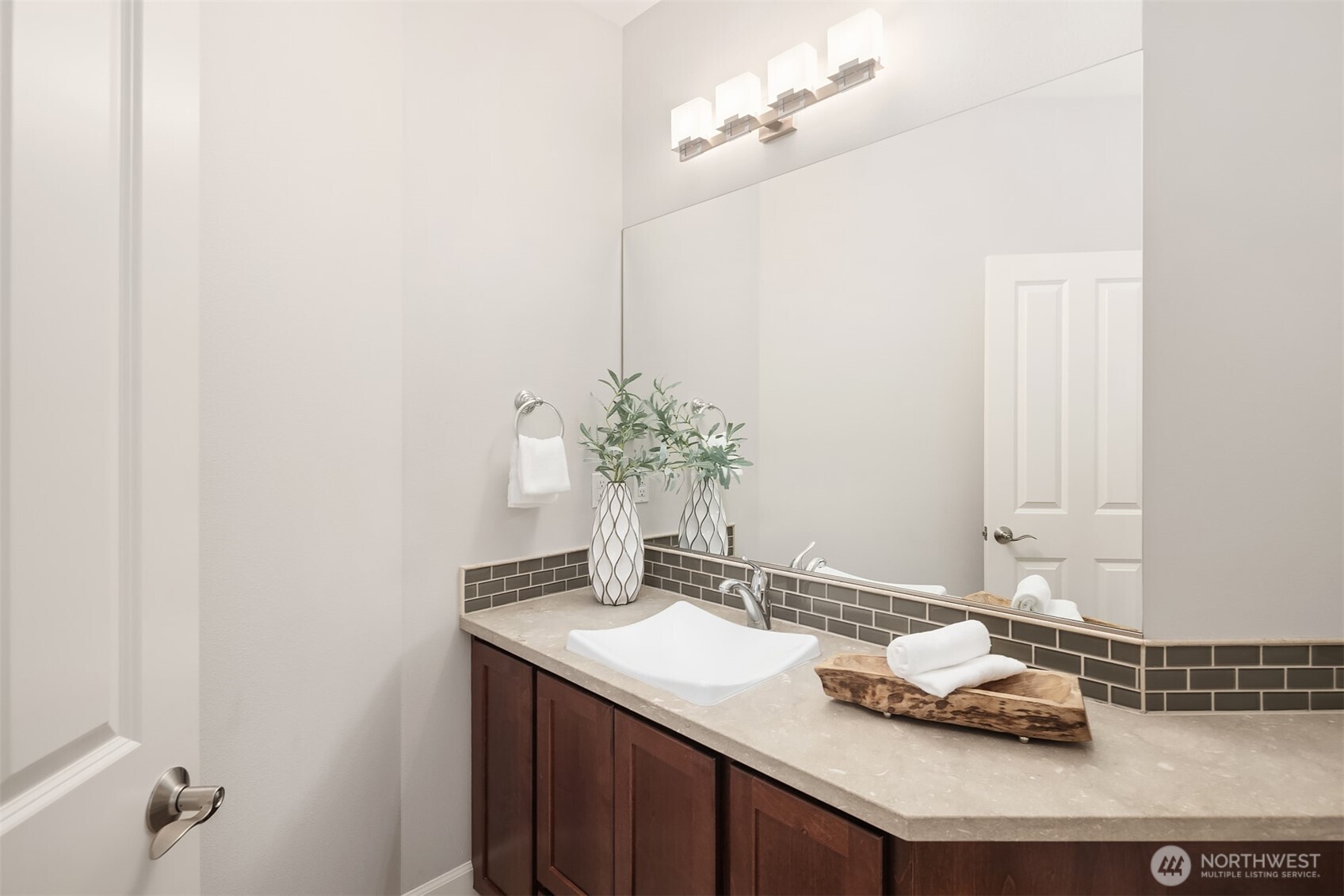 5214 Northeast 16th Street Renton, WA 98059 - Photo 19 of 40