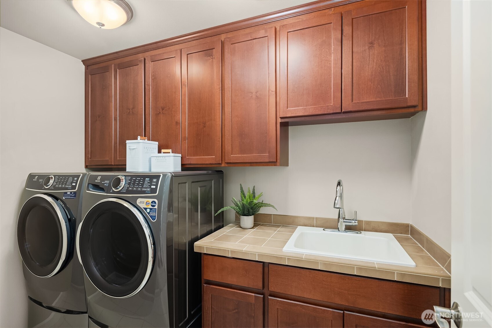 5214 Northeast 16th Street Renton, WA 98059 - Photo 32 of 40