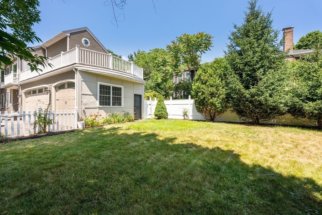 107 Rowe Street Newton, MA 02466 - Photo 4 of 30