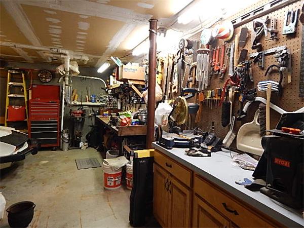 118 Sutton Road Webster, MA 01570 - Photo 19 of 25 Gallery Image 19