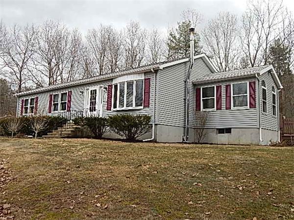 118 Sutton Road Webster, MA 01570 - Photo 2 of 25 Gallery Image 2