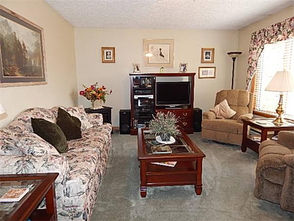 118 Sutton Road Webster, MA 01570 - Photo 3 of 25 Gallery Image 3