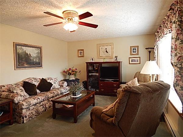 118 Sutton Road Webster, MA 01570 - Photo 4 of 25 Gallery Image 4