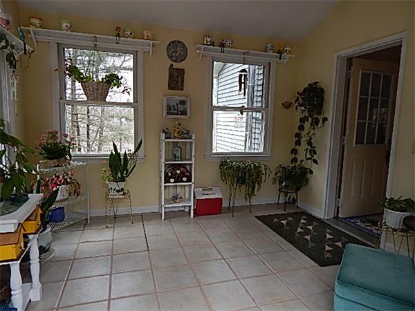 118 Sutton Road Webster, MA 01570 - Photo 7 of 25 Gallery Image 7
