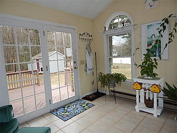 118 Sutton Road Webster, MA 01570 - Photo 8 of 25 Gallery Image 8