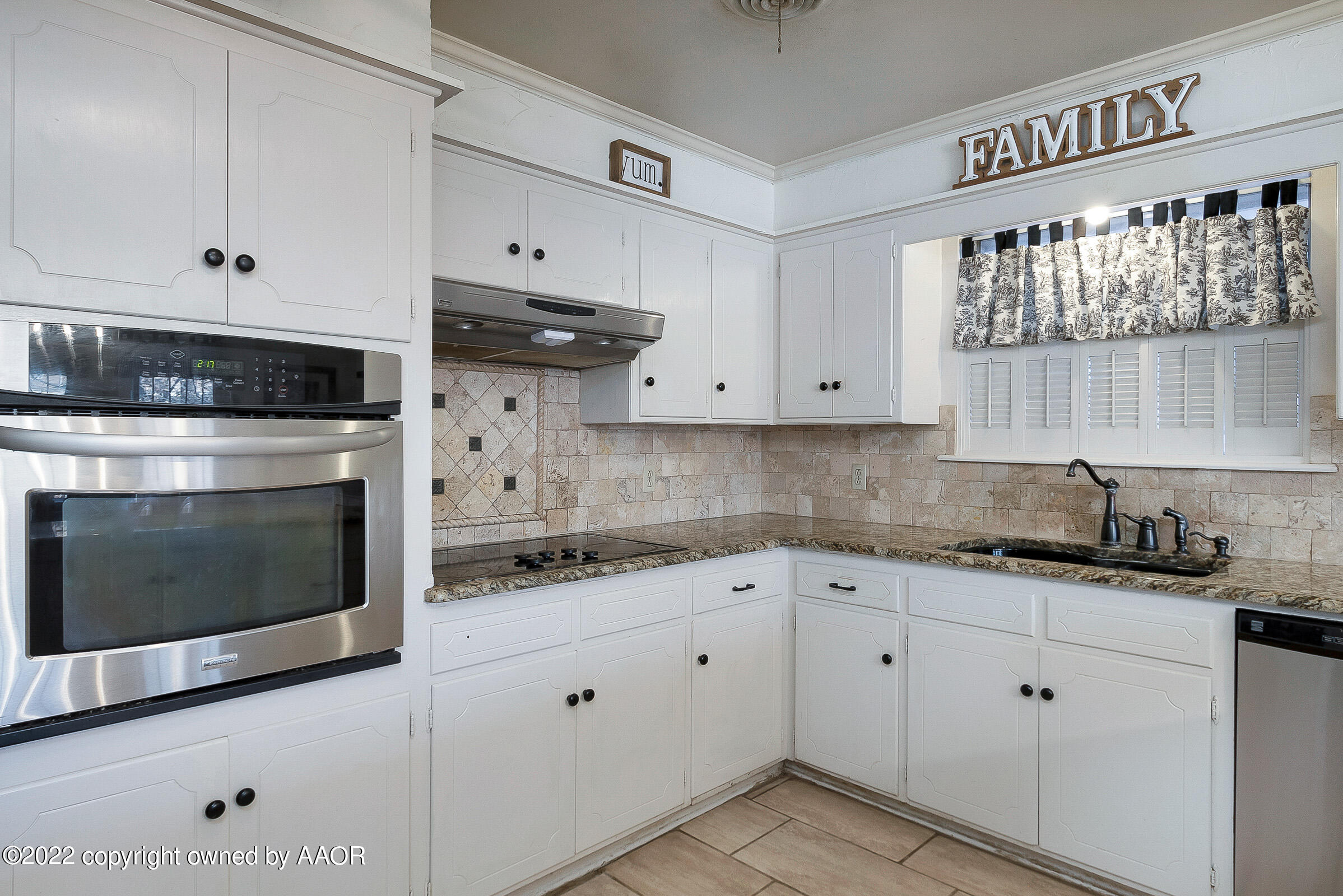 6220 Hanson Road Amarillo, TX 79106 - Photo 11 of 23 011_Kitchen 2