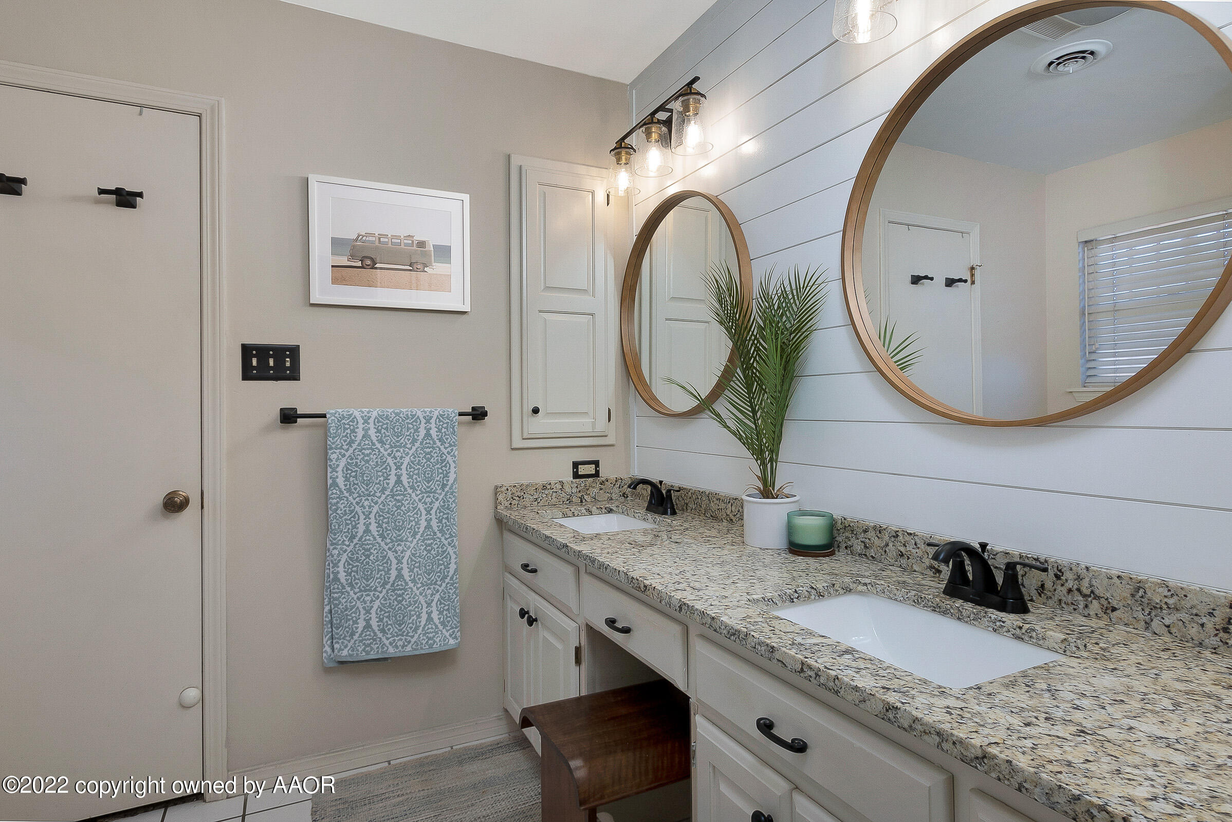 6220 Hanson Road Amarillo, TX 79106 - Photo 13 of 23 015_Master Bathroom