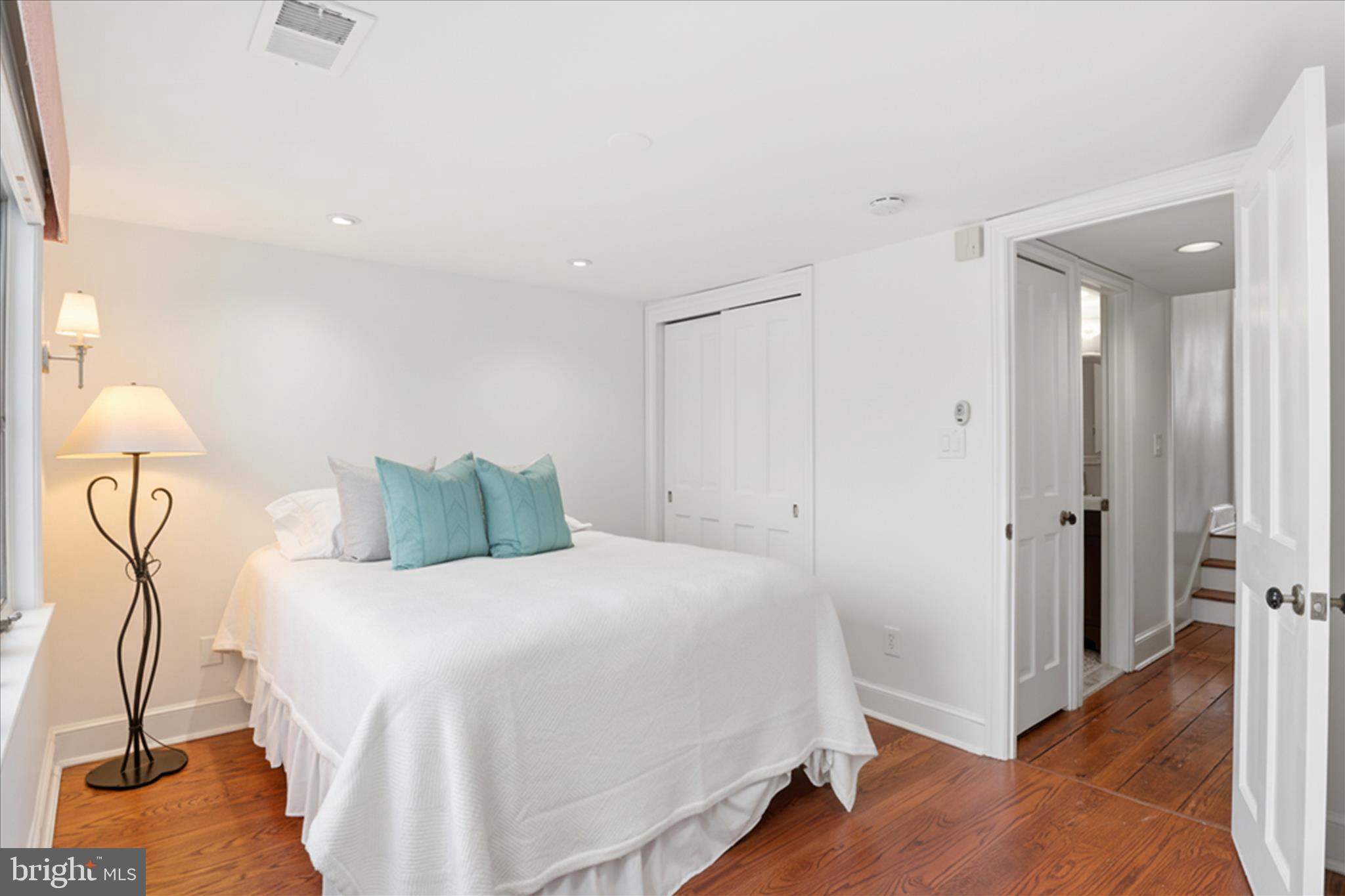 3011 Dumbarton Street Northwest Washington, DC 20007 - Photo 37 of 49 Bedroom 3