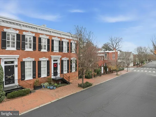 $2,495,000 | 3011 Dumbarton Street Northwest, Washington, DC 20007
