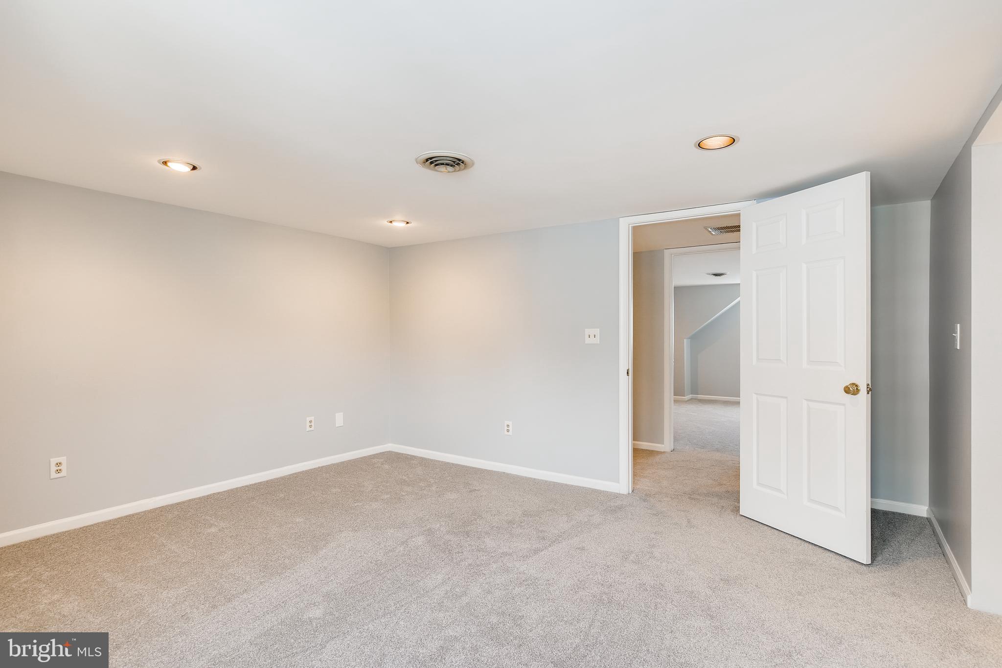 1521 Daytona Road Baltimore, MD 21234 - Photo 23 of 35