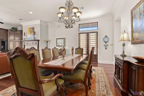 $1,150,000 | 2210 Laurel Lakes Avenue, Baton Rouge, LA 70820